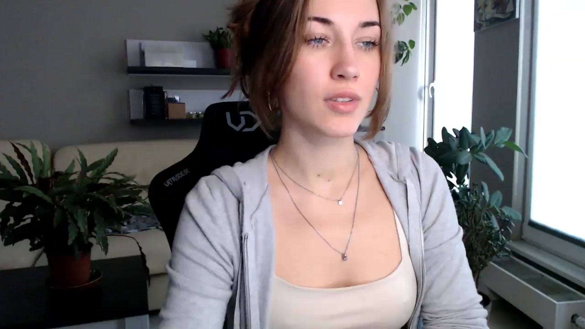 Gallery image thumbnail from GalaxyAnisia's myfreecams stream on, 10/21/2025, 15:14 image 6 of 20