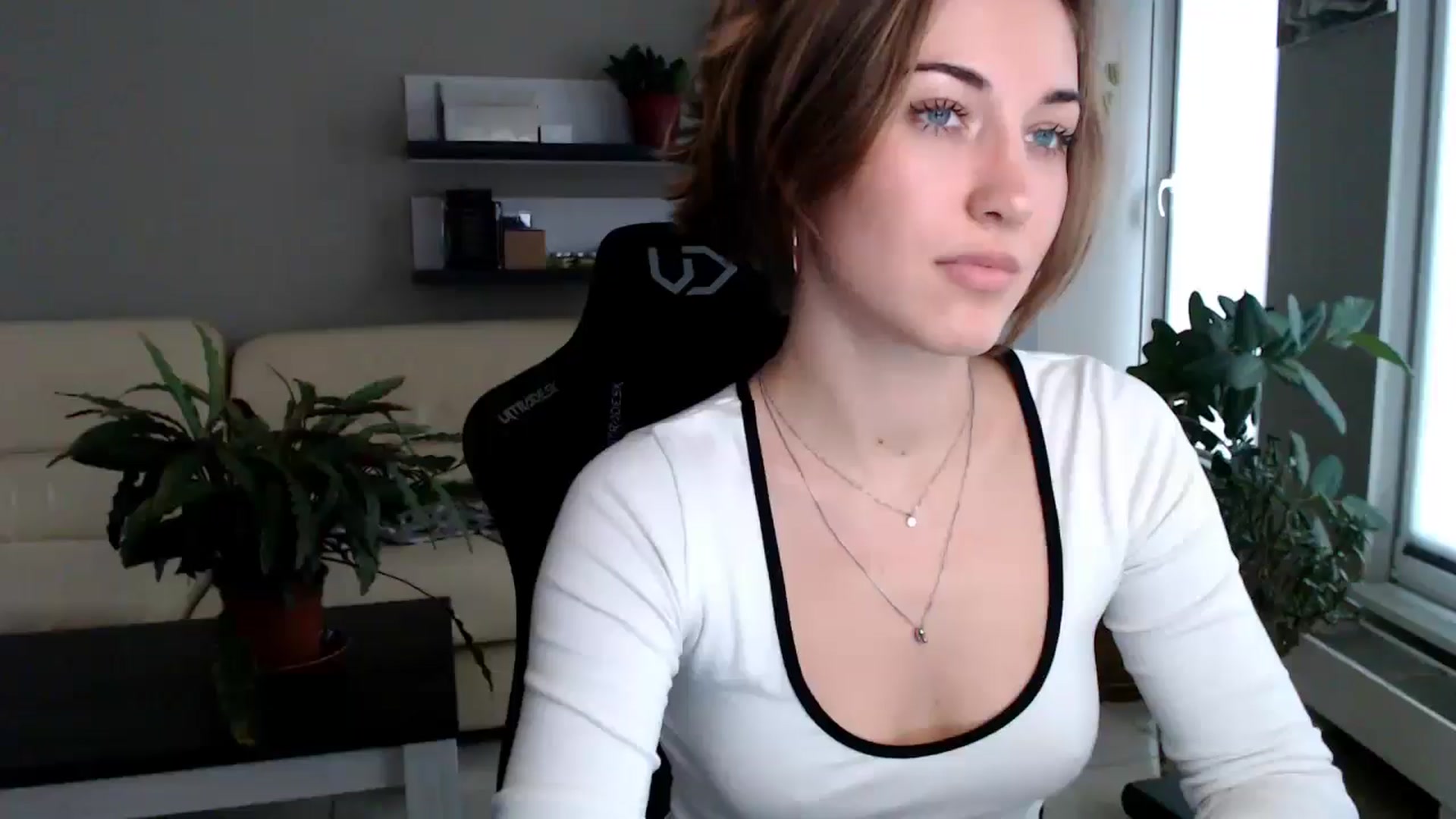 Gallery image thumbnail from GalaxyAnisia's myfreecams stream on, 10/22/2025, 14:02 image 10 of 20