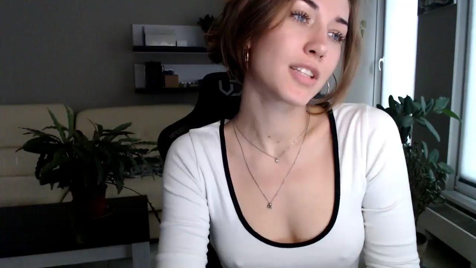 Gallery image thumbnail from GalaxyAnisia's myfreecams stream on, 10/22/2025, 14:02 image 18 of 20