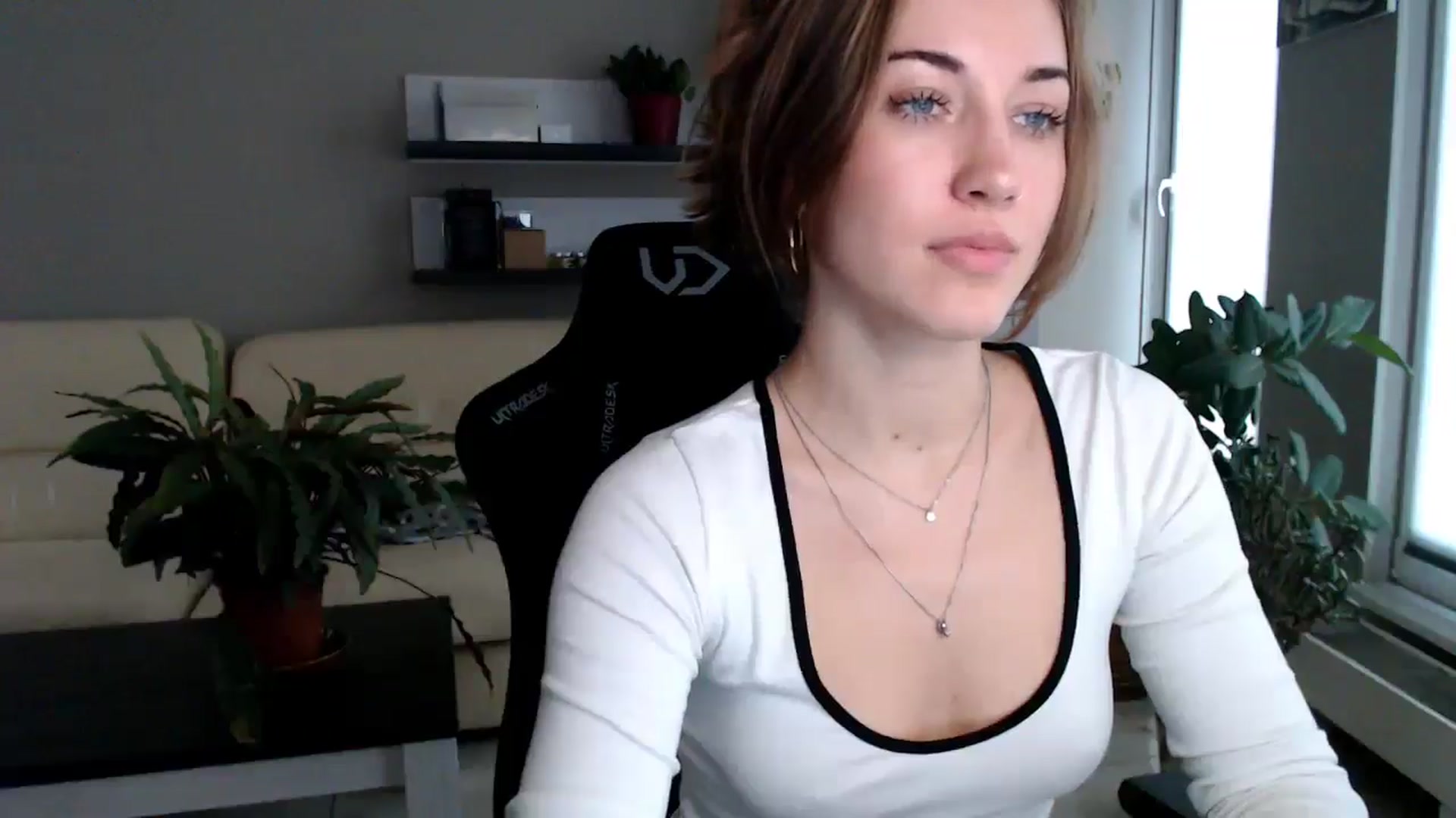 Gallery image thumbnail from GalaxyAnisia's myfreecams stream on, 10/22/2025, 14:02 image 12 of 20