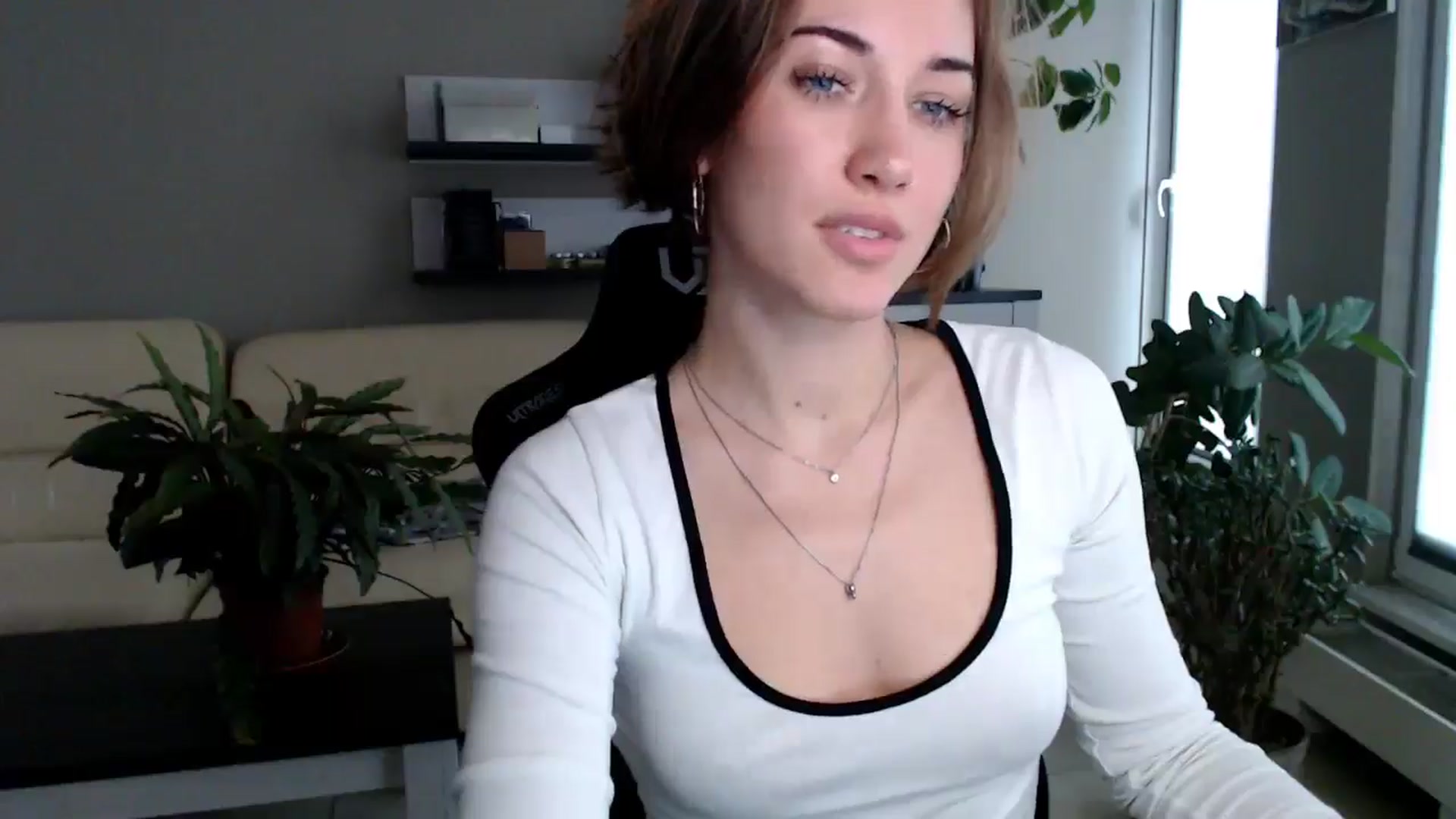 Gallery image thumbnail from GalaxyAnisia's myfreecams stream on, 10/22/2025, 14:02 image 6 of 20