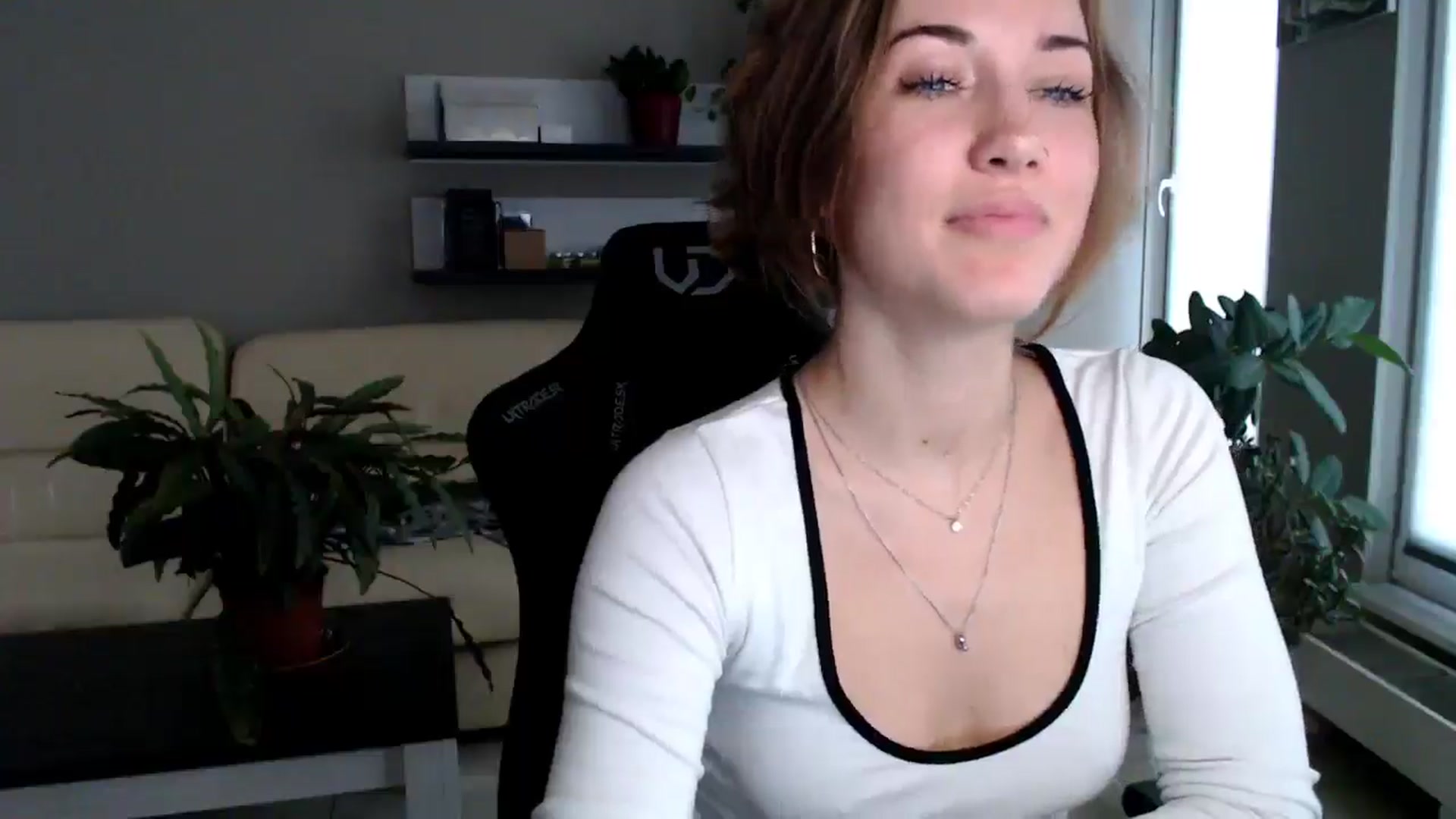 Gallery image thumbnail from GalaxyAnisia's myfreecams stream on, 10/22/2025, 14:02 image 14 of 20
