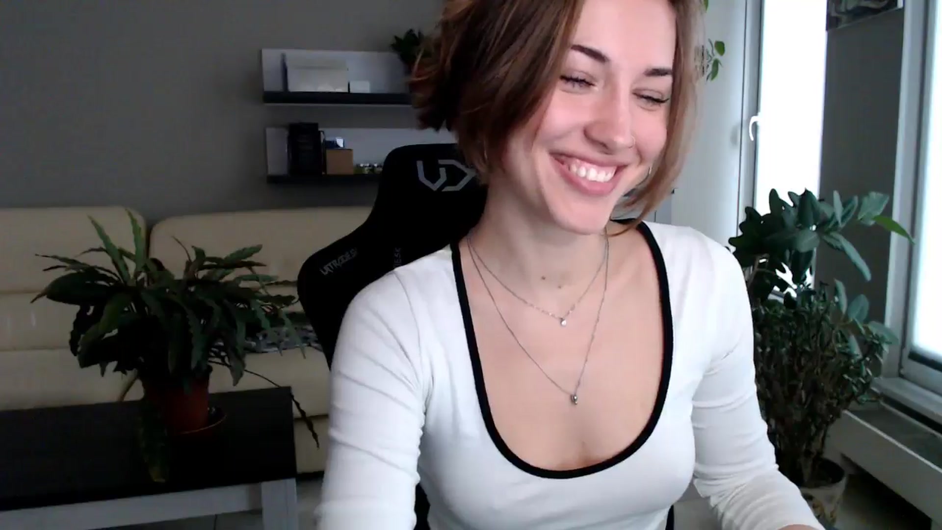 Gallery image thumbnail from GalaxyAnisia's myfreecams stream on, 10/22/2025, 14:02 image 3 of 20