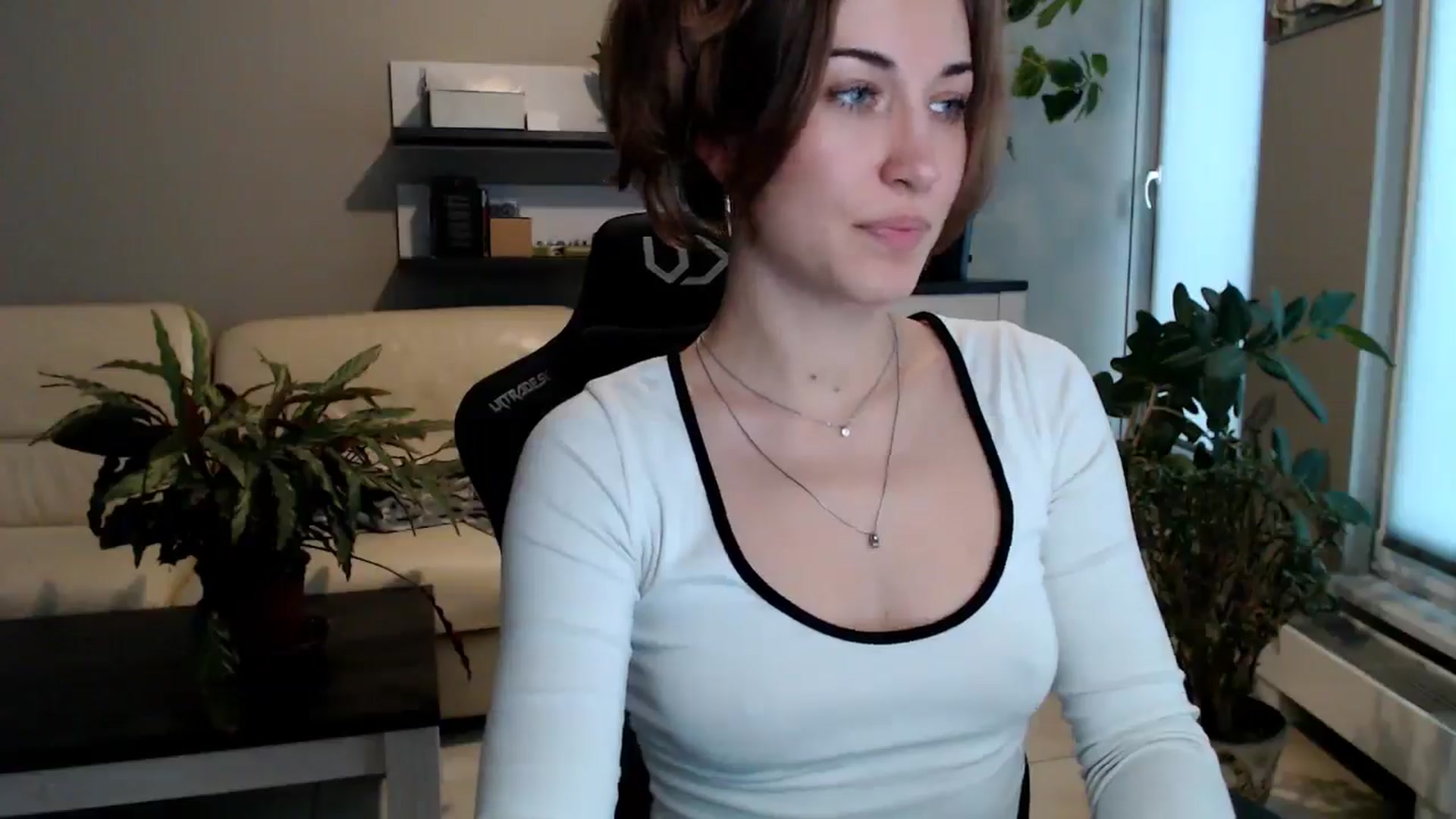 Gallery image thumbnail from GalaxyAnisia's myfreecams stream on, 10/22/2025, 15:08 image 4 of 20