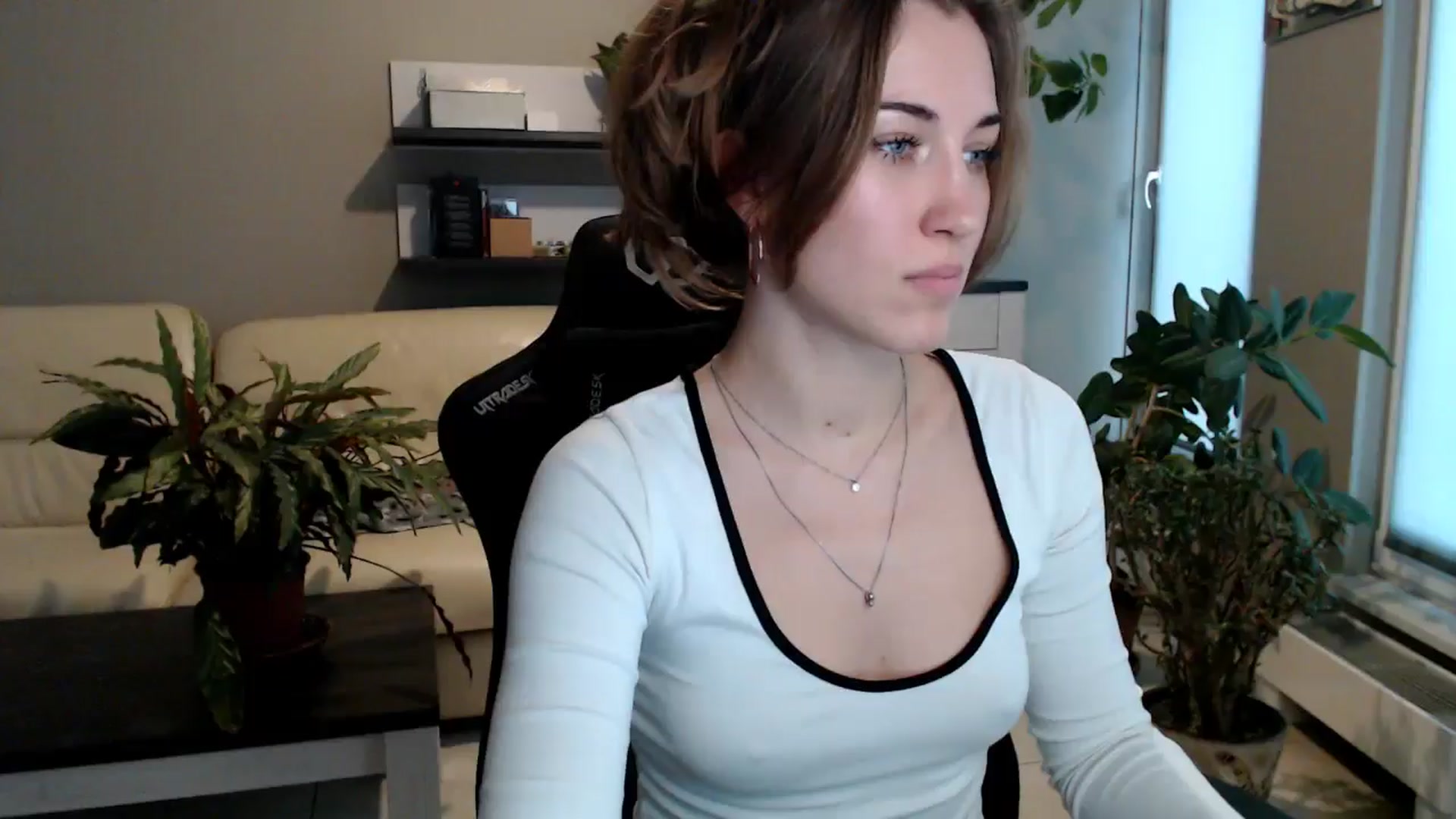 Gallery image thumbnail from GalaxyAnisia's myfreecams stream on, 10/22/2025, 15:08 image 9 of 20