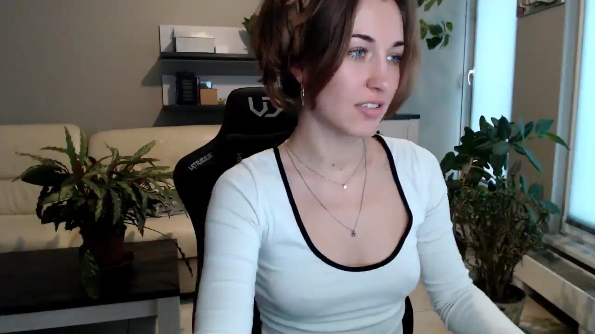 Gallery image thumbnail from GalaxyAnisia's myfreecams stream on, 10/22/2025, 15:08 image 6 of 20