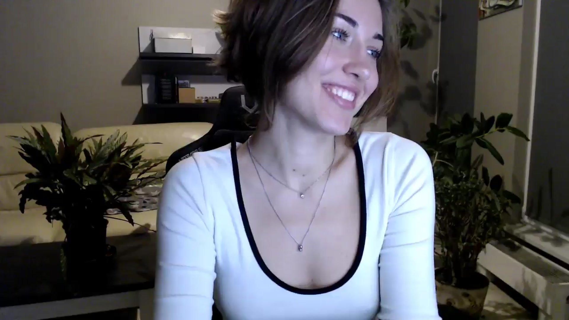 Gallery image thumbnail from GalaxyAnisia's myfreecams stream on, 10/22/2025, 20:48 image 10 of 20