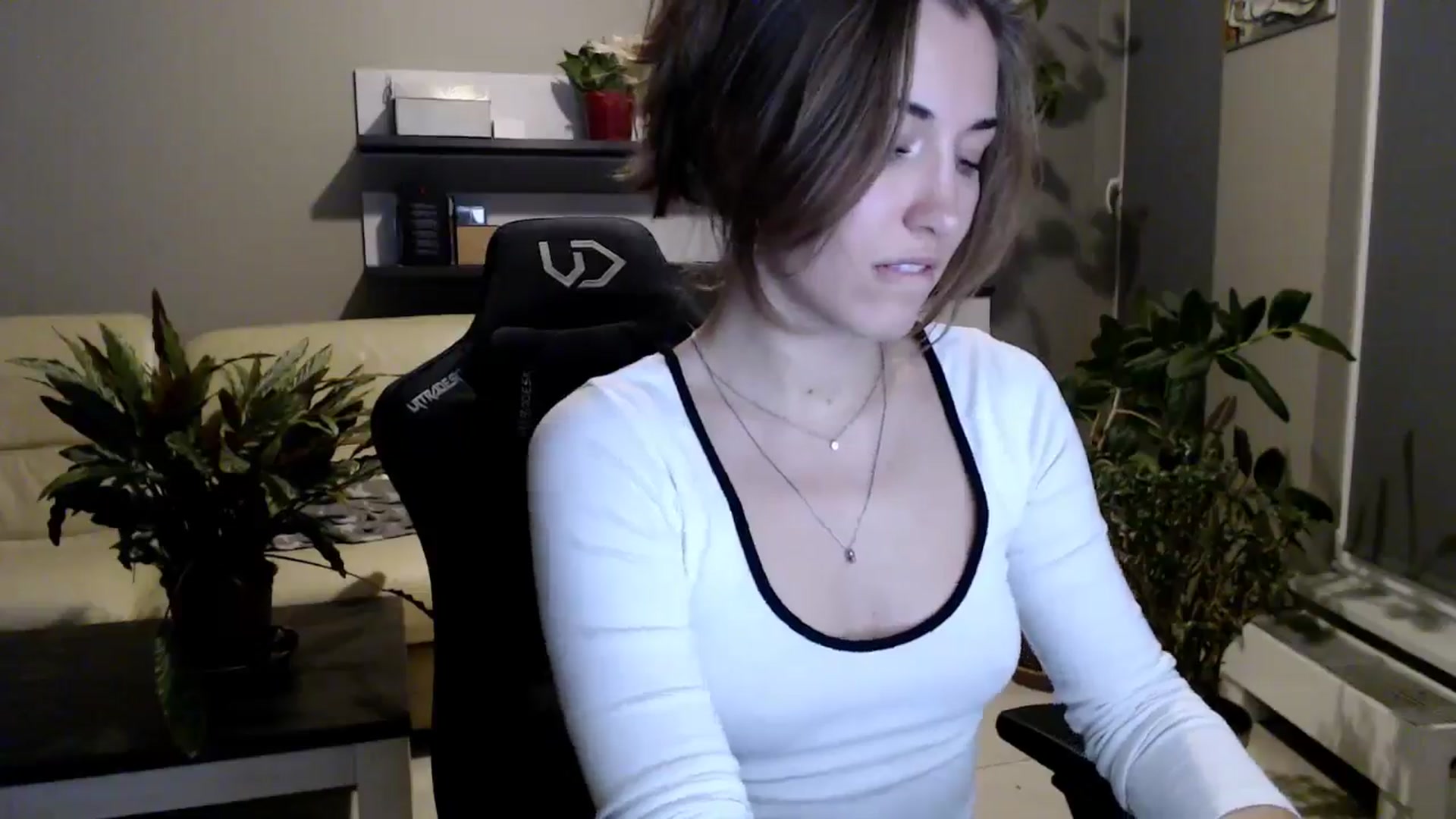 Gallery image thumbnail from GalaxyAnisia's myfreecams stream on, 10/22/2025, 20:48 image 15 of 20