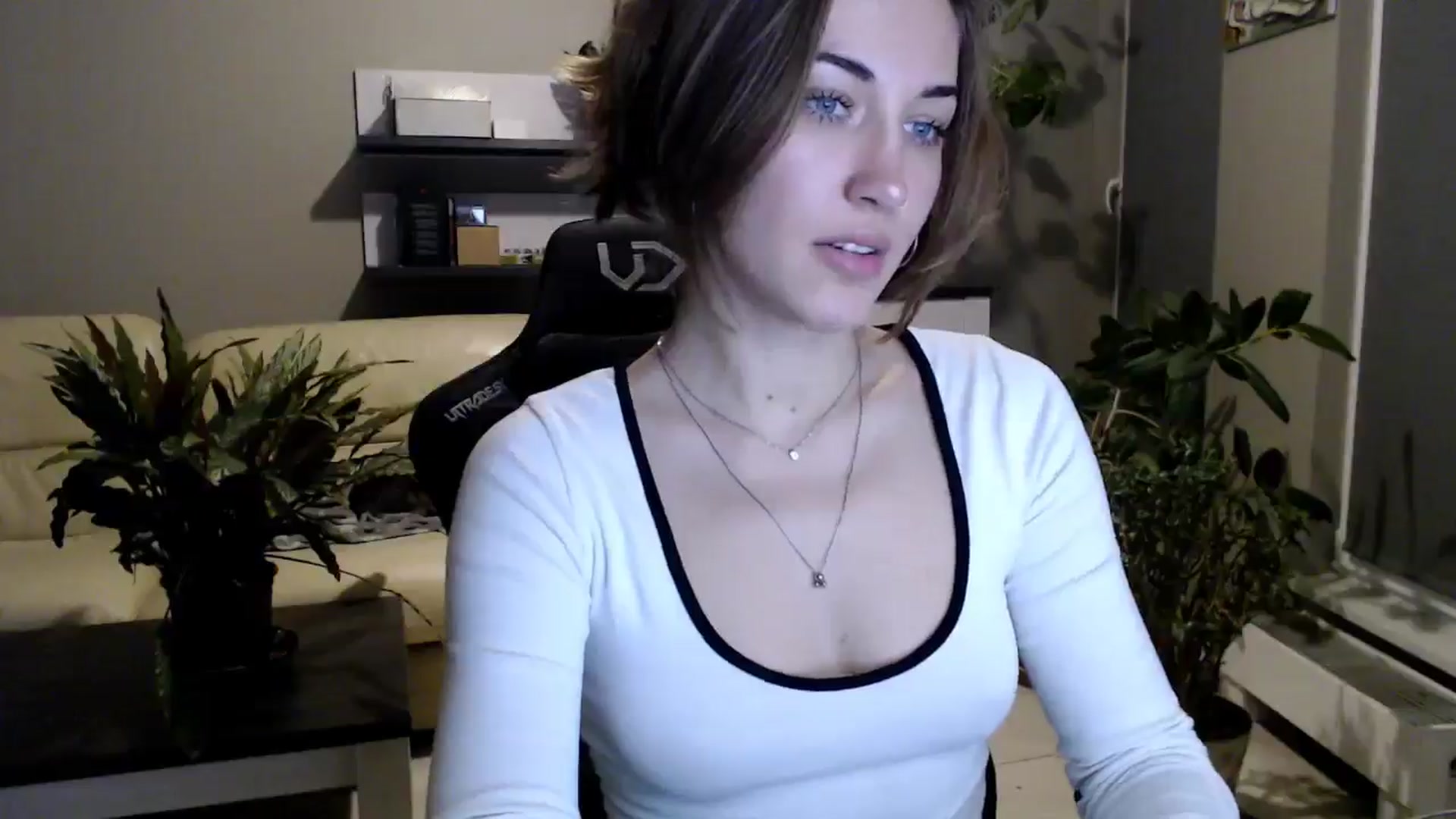 Gallery image thumbnail from GalaxyAnisia's myfreecams stream on, 10/22/2025, 20:48 image 6 of 20