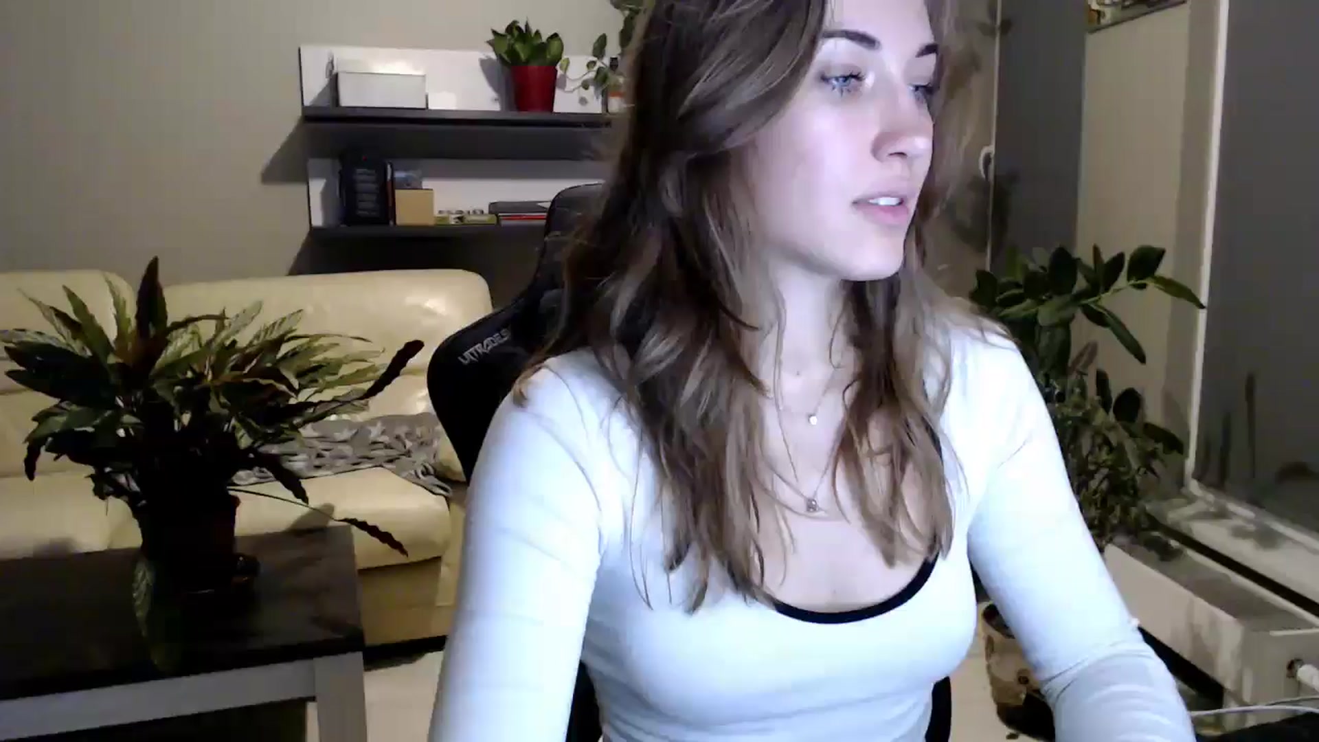 Gallery image thumbnail from GalaxyAnisia's myfreecams stream on, 10/22/2025, 21:33 image 12 of 20
