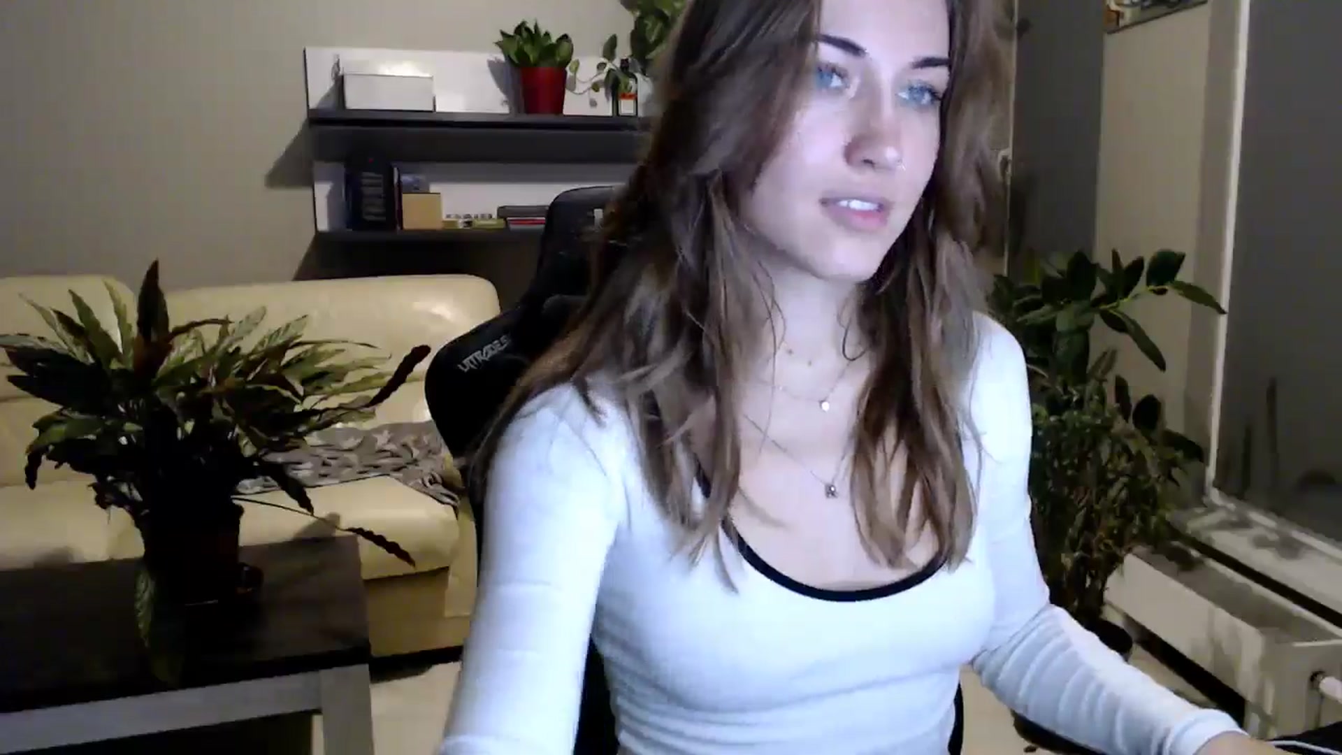 Gallery image thumbnail from GalaxyAnisia's myfreecams stream on, 10/22/2025, 21:33 image 8 of 20