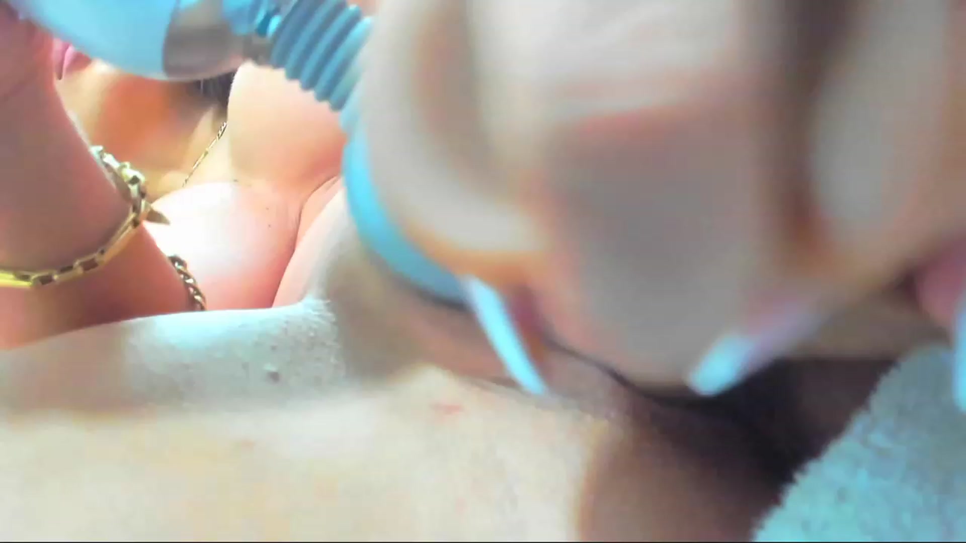 Gallery image thumbnail from Galiennezinna's myfreecams stream on, 09/16/2023, 12:39 image 2 of 20