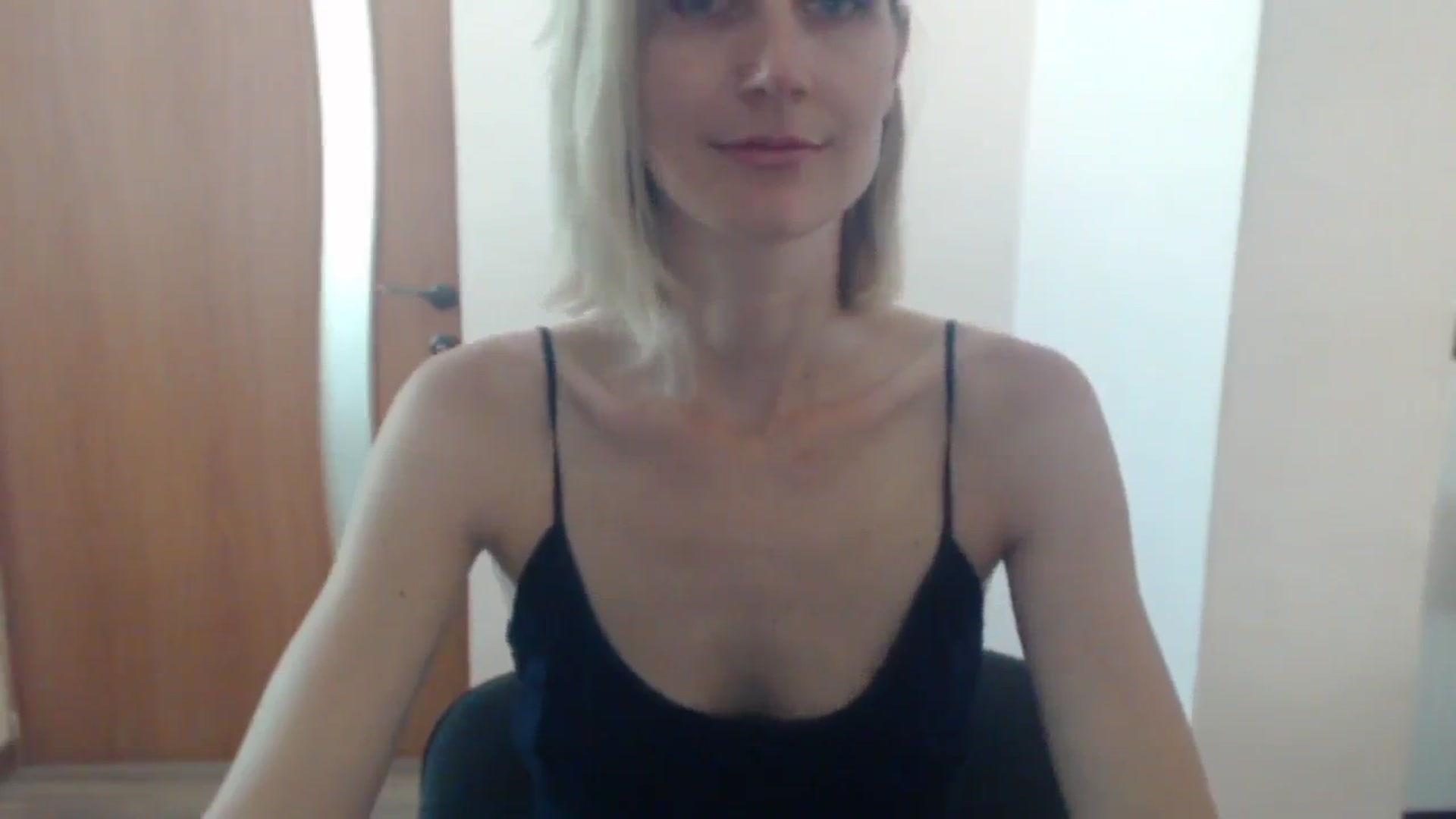 Gallery image thumbnail from GalinatheBest's myfreecams stream on, 07/29/2024, 12:15 image 12 of 20