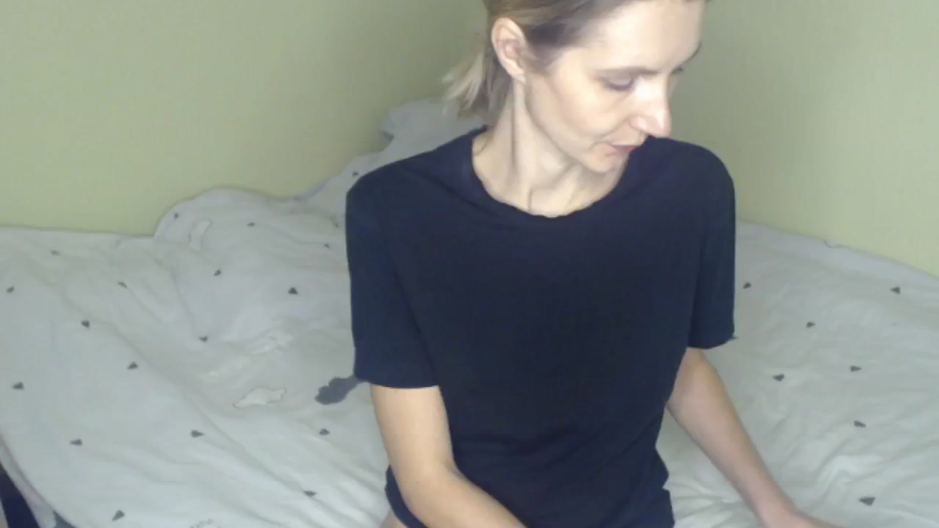 Gallery image thumbnail from GalinatheBest's myfreecams stream on, 12/24/2024, 14:43 image 9 of 20