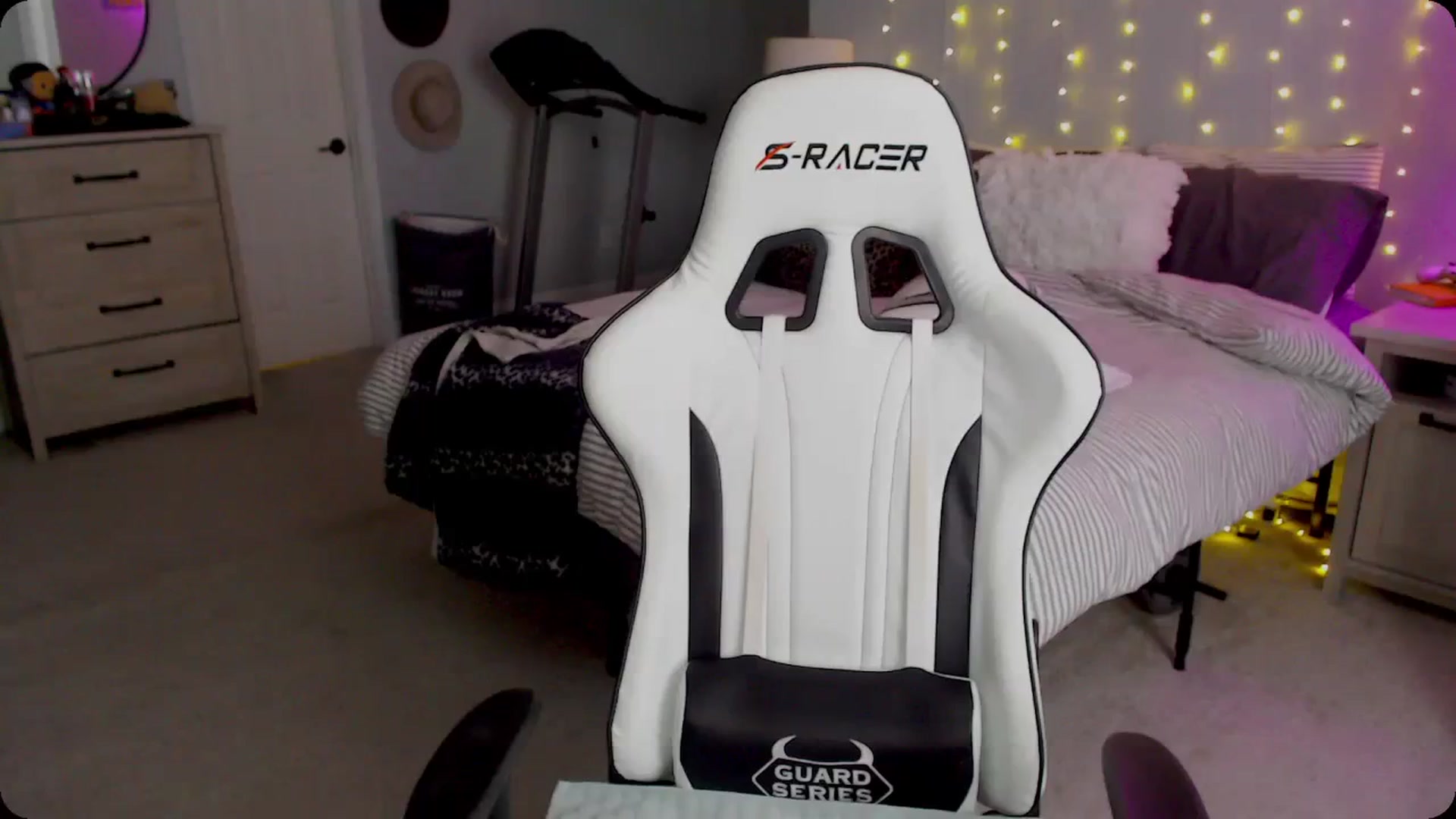Gallery image thumbnail from GamerGirl's myfreecams stream on, 11/30/2023, 21:36 image 4 of 20