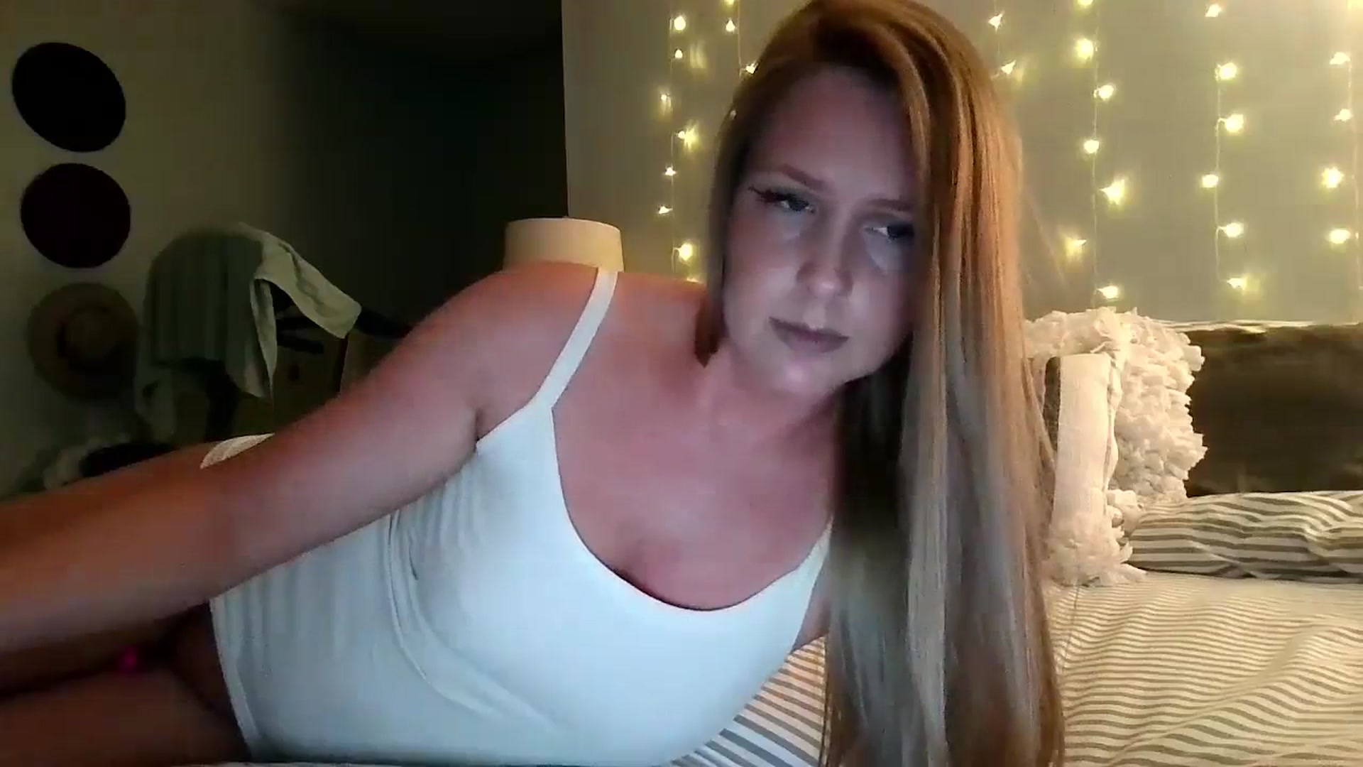 Gallery image thumbnail from GamerGirl's myfreecams stream on, 12/05/2023, 20:51 image 2 of 20