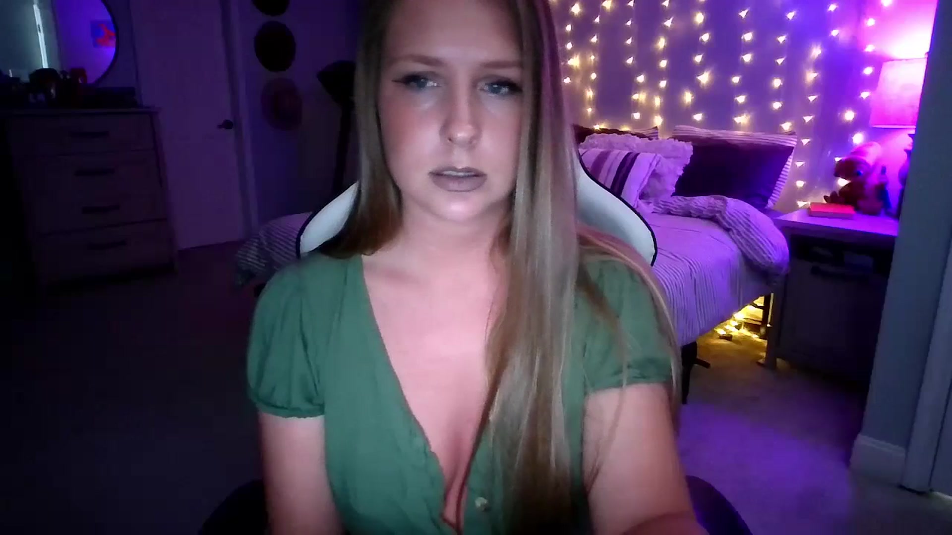 Gallery image thumbnail from GamerGirl's myfreecams stream on, 12/06/2023, 20:49 image 2 of 20