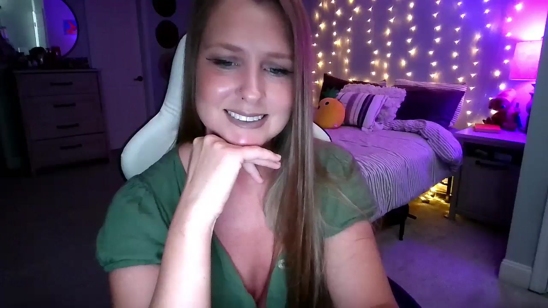 Gallery image thumbnail from GamerGirl's myfreecams stream on, 12/06/2023, 20:49 image 18 of 20