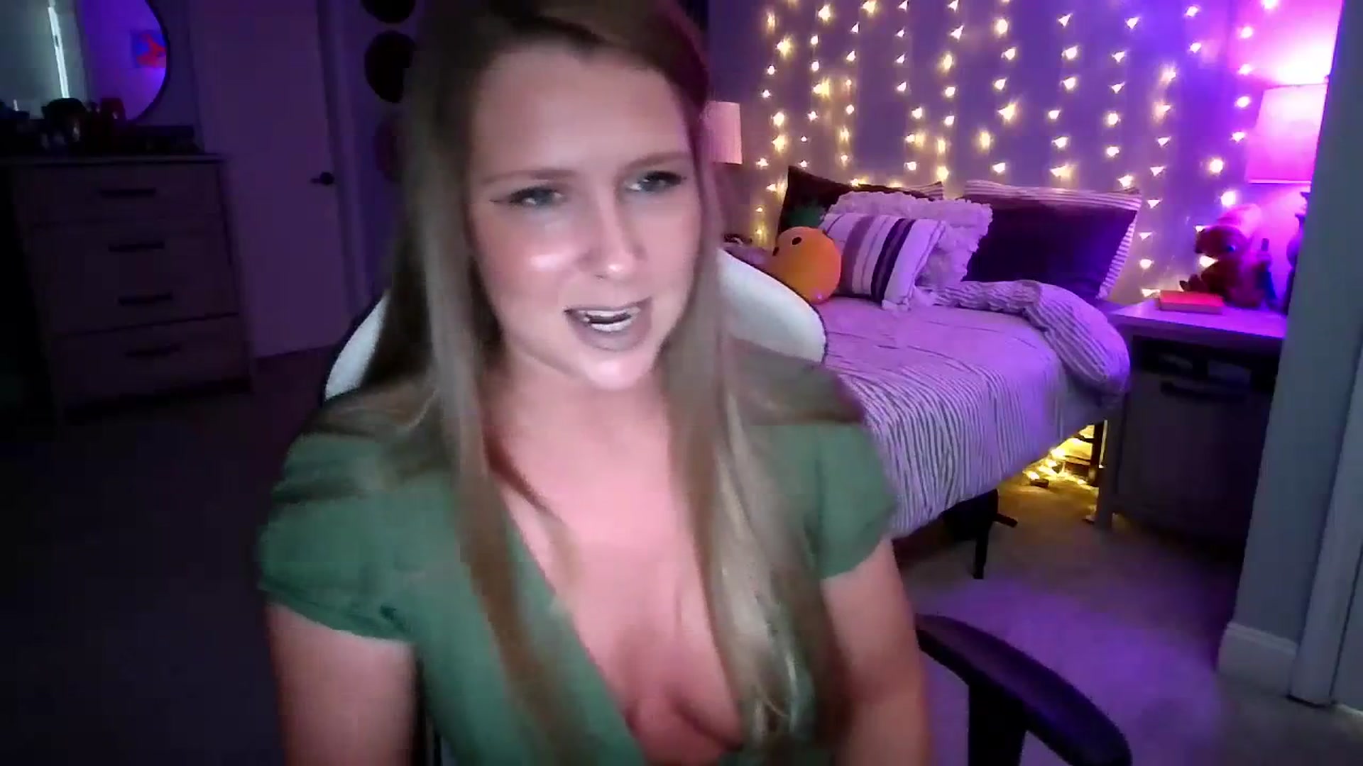 Gallery image thumbnail from GamerGirl's myfreecams stream on, 12/06/2023, 20:49 image 7 of 20