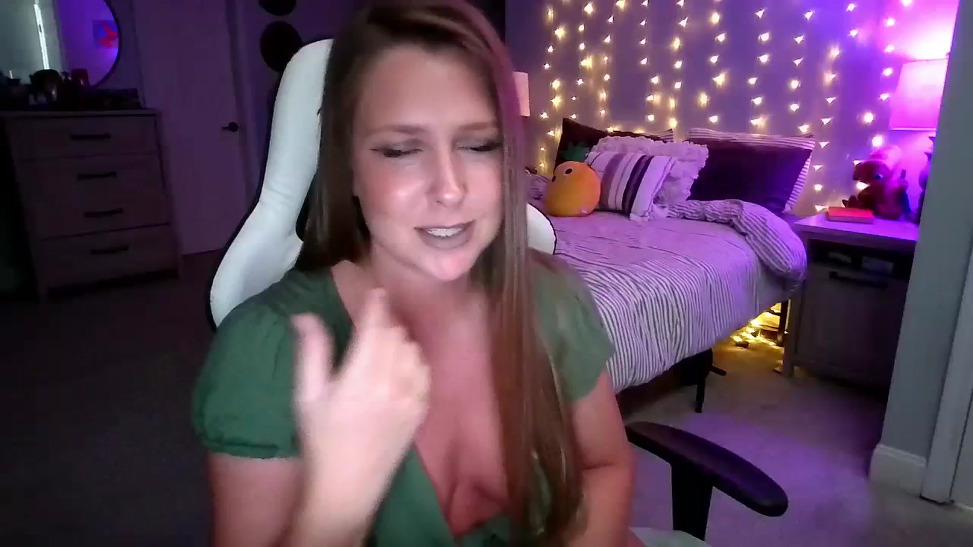 Gallery image thumbnail from GamerGirl's myfreecams stream on, 12/06/2023, 20:49 image 15 of 20
