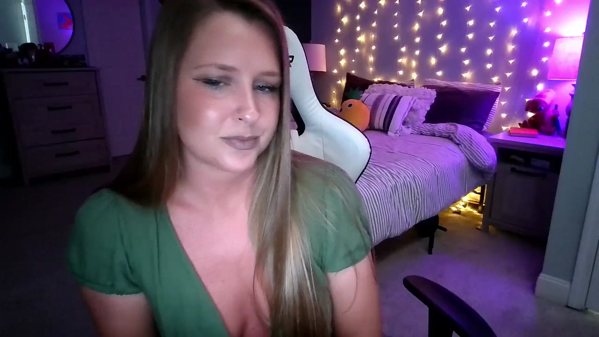 Gallery image thumbnail from GamerGirl's myfreecams stream on, 12/06/2023, 20:49 image 13 of 20