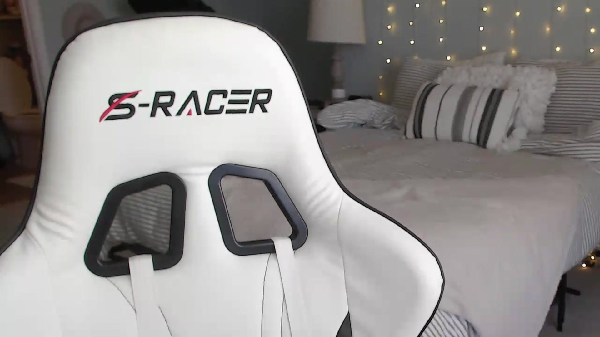 Gallery image thumbnail from GamerGirl's myfreecams stream on, 12/11/2023, 16:15 image 2 of 20