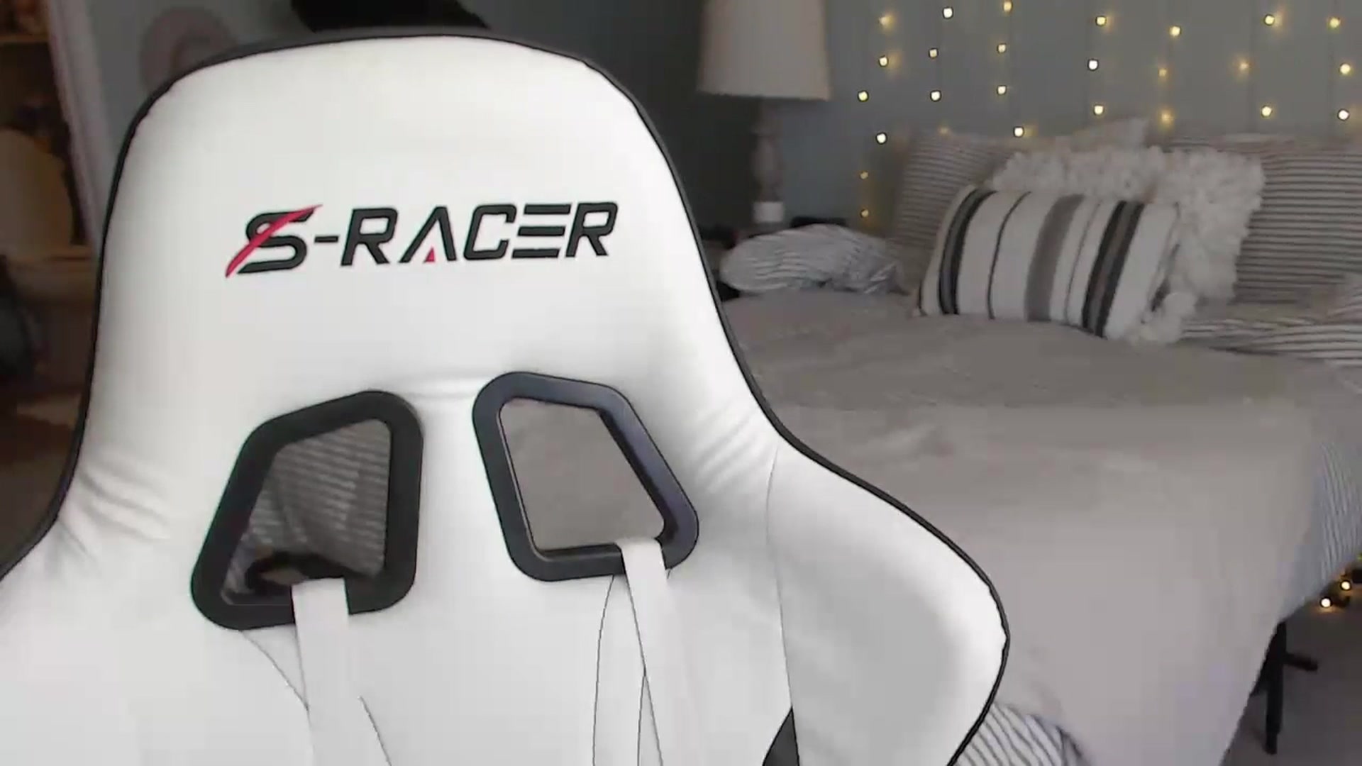 Gallery image thumbnail from GamerGirl's myfreecams stream on, 12/11/2023, 16:15 image 11 of 20