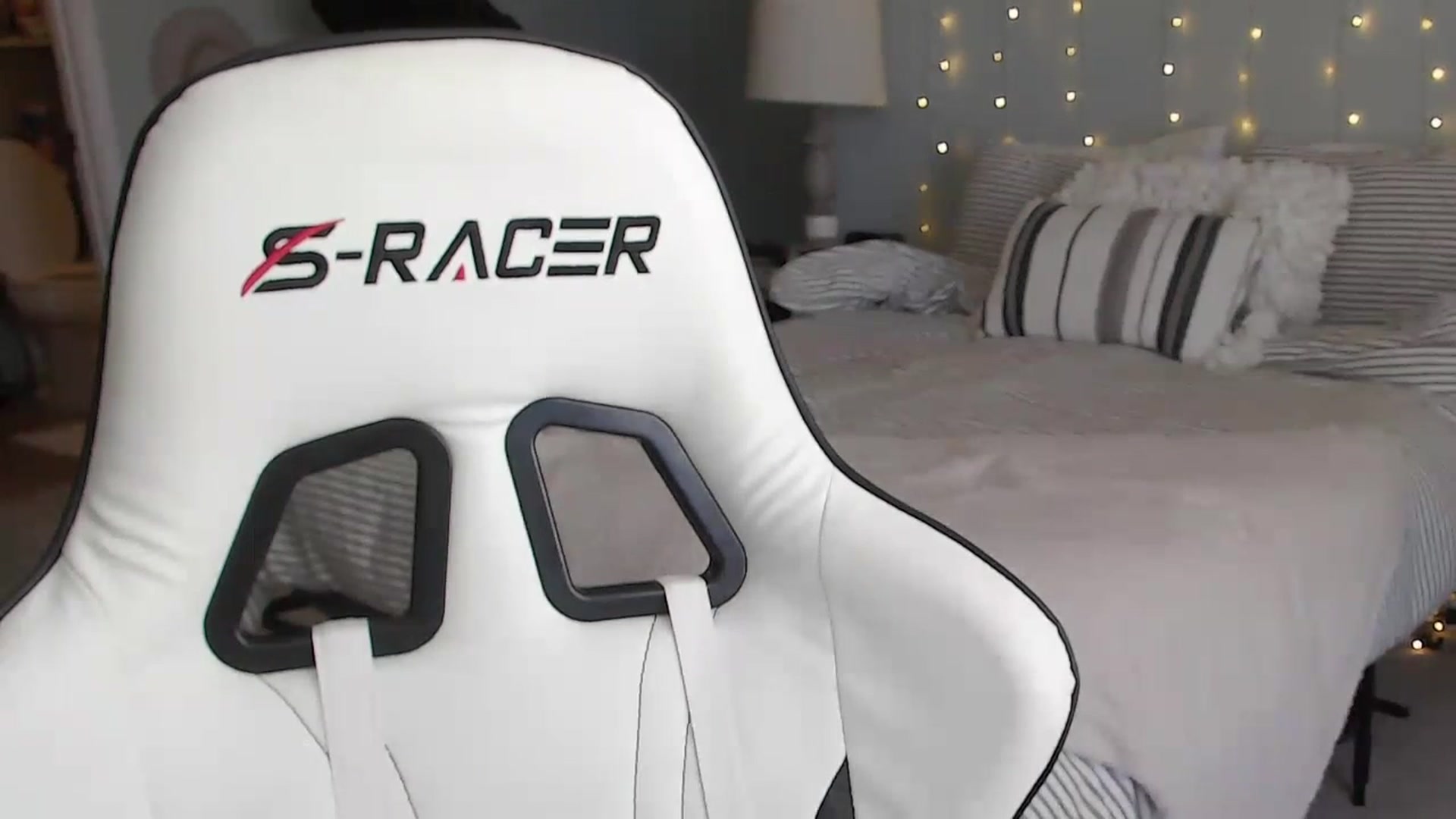 Gallery image thumbnail from GamerGirl's myfreecams stream on, 12/11/2023, 16:15 image 5 of 20