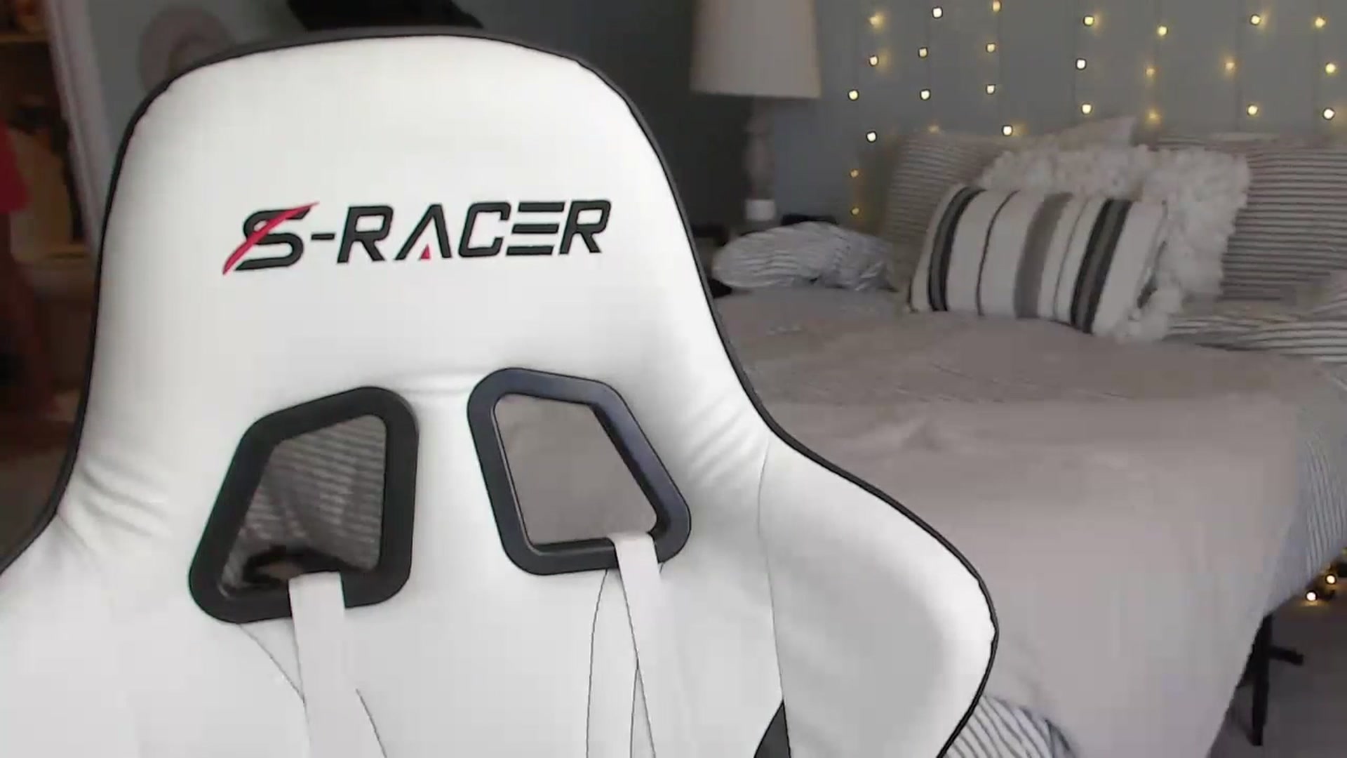 Gallery image thumbnail from GamerGirl's myfreecams stream on, 12/11/2023, 16:15 image 10 of 20