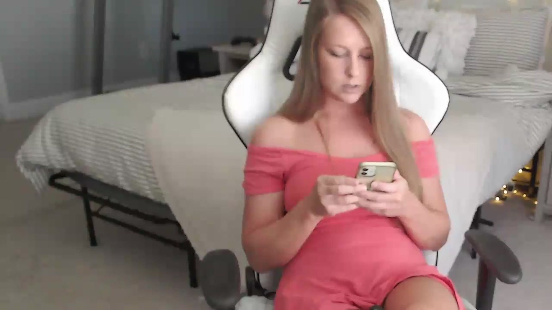Gallery image thumbnail from GamerGirl's myfreecams stream on, 12/11/2023, 16:15 image 15 of 20