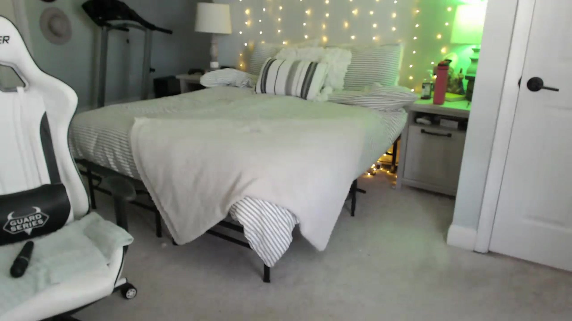 Gallery image thumbnail from GamerGirl's myfreecams stream on, 12/11/2023, 17:18 image 19 of 20