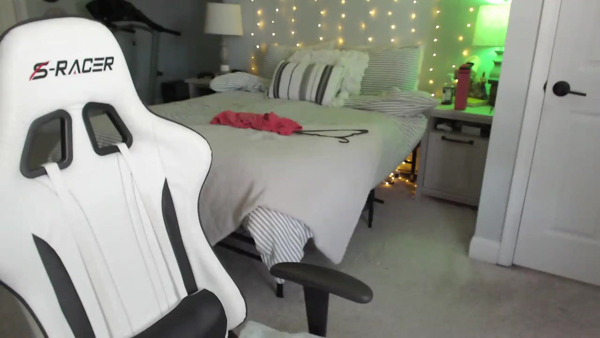 Gallery image thumbnail from GamerGirl's myfreecams stream on, 12/11/2023, 17:18 image 17 of 20