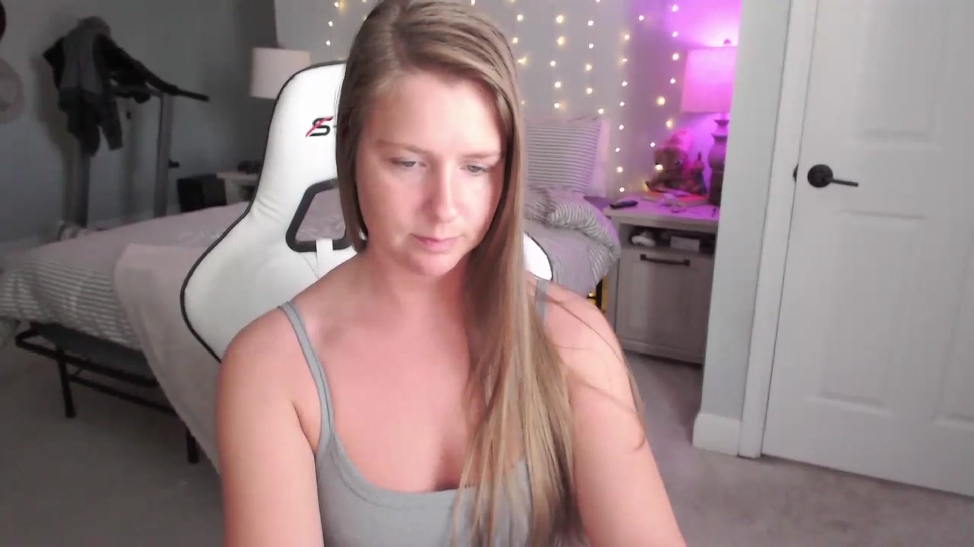 Gallery image thumbnail from GamerGirl's myfreecams stream on, 12/12/2023, 19:00 image 18 of 20
