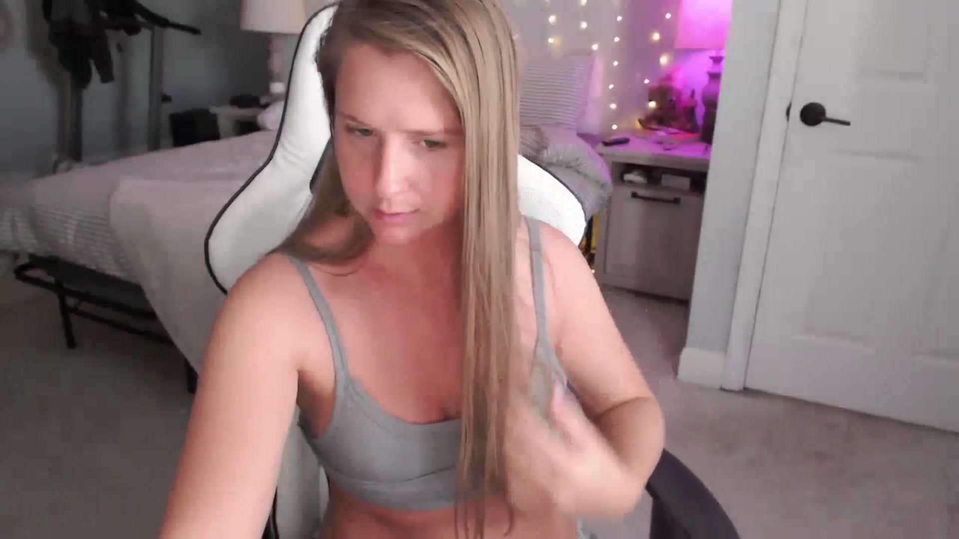 Gallery image thumbnail from GamerGirl's myfreecams stream on, 12/12/2023, 19:00 image 15 of 20