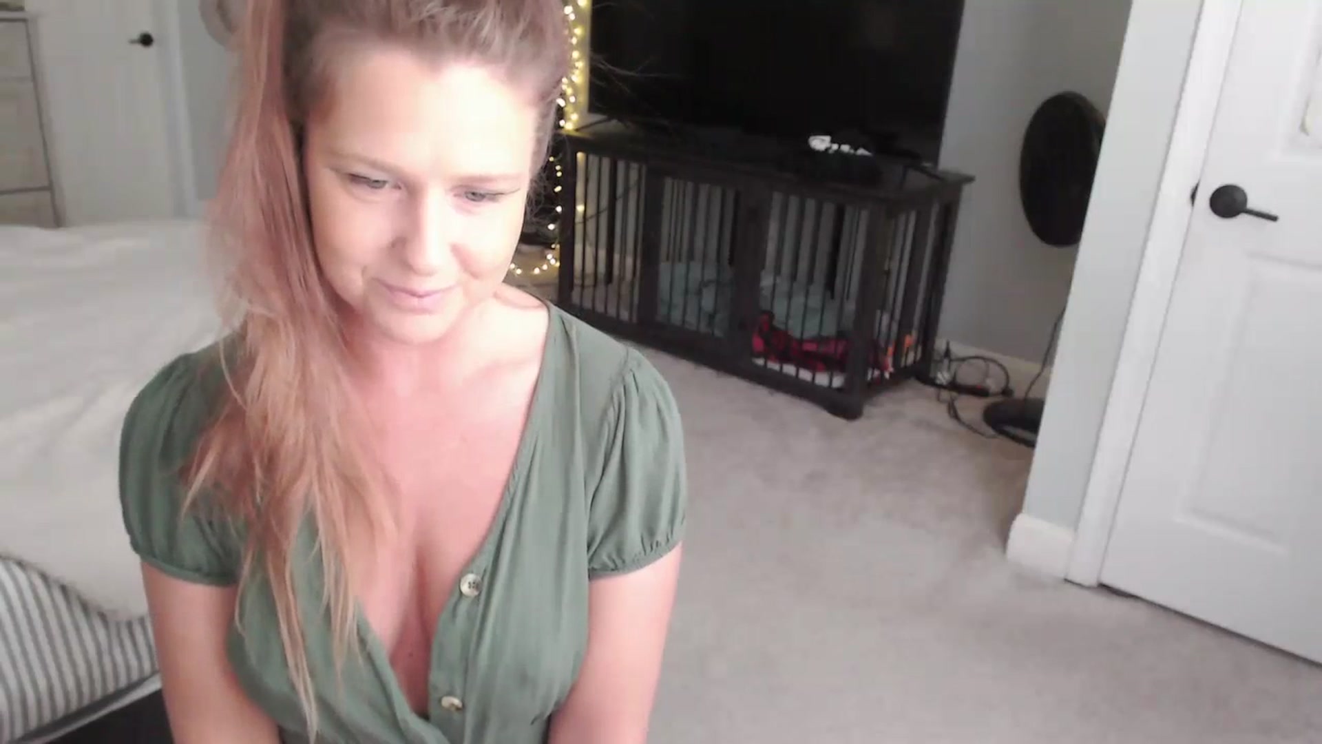 Gallery image thumbnail from GamerGirl's myfreecams stream on, 01/23/2024, 19:15 image 11 of 20