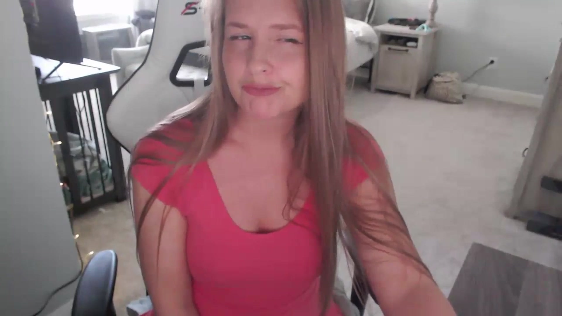 Gallery image thumbnail from GamerGirl's myfreecams stream on, 03/20/2024, 17:08 image 2 of 20