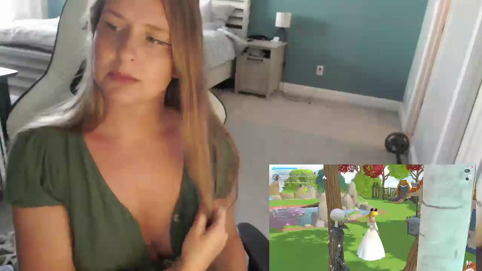 Gallery image thumbnail from GamerGirl's myfreecams stream on, 04/23/2024, 17:16 image 5 of 20