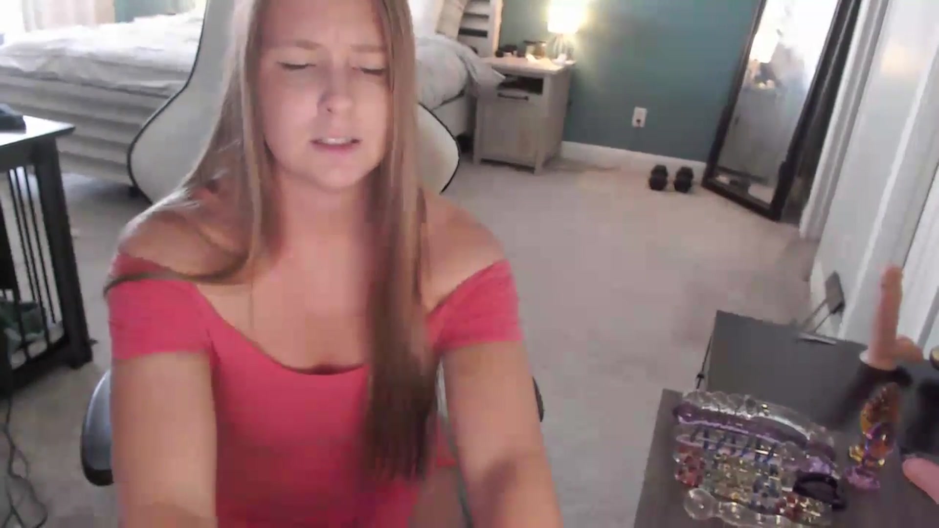 Gallery image thumbnail from GamerGirl's myfreecams stream on, 05/08/2024, 15:56 image 4 of 20