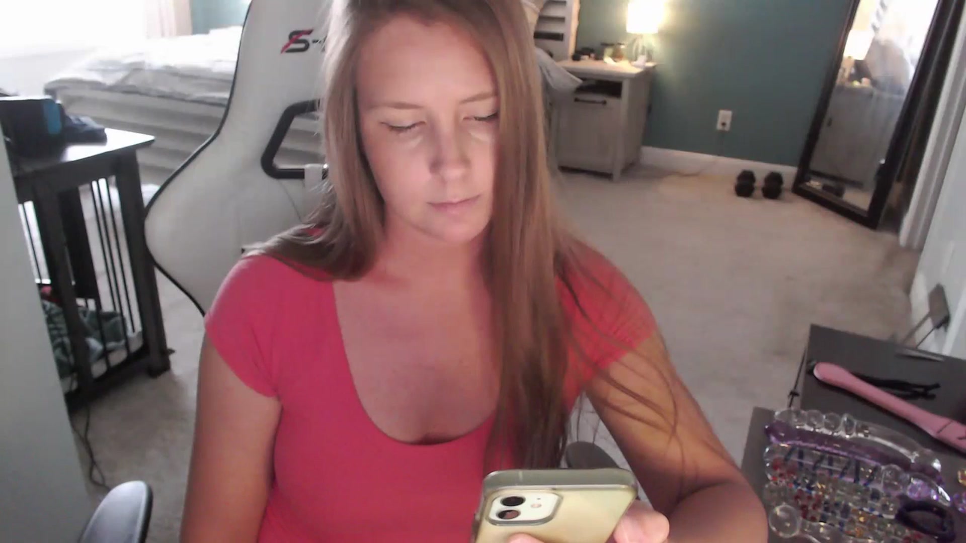 Gallery image thumbnail from GamerGirl's myfreecams stream on, 05/08/2024, 20:31 image 19 of 20