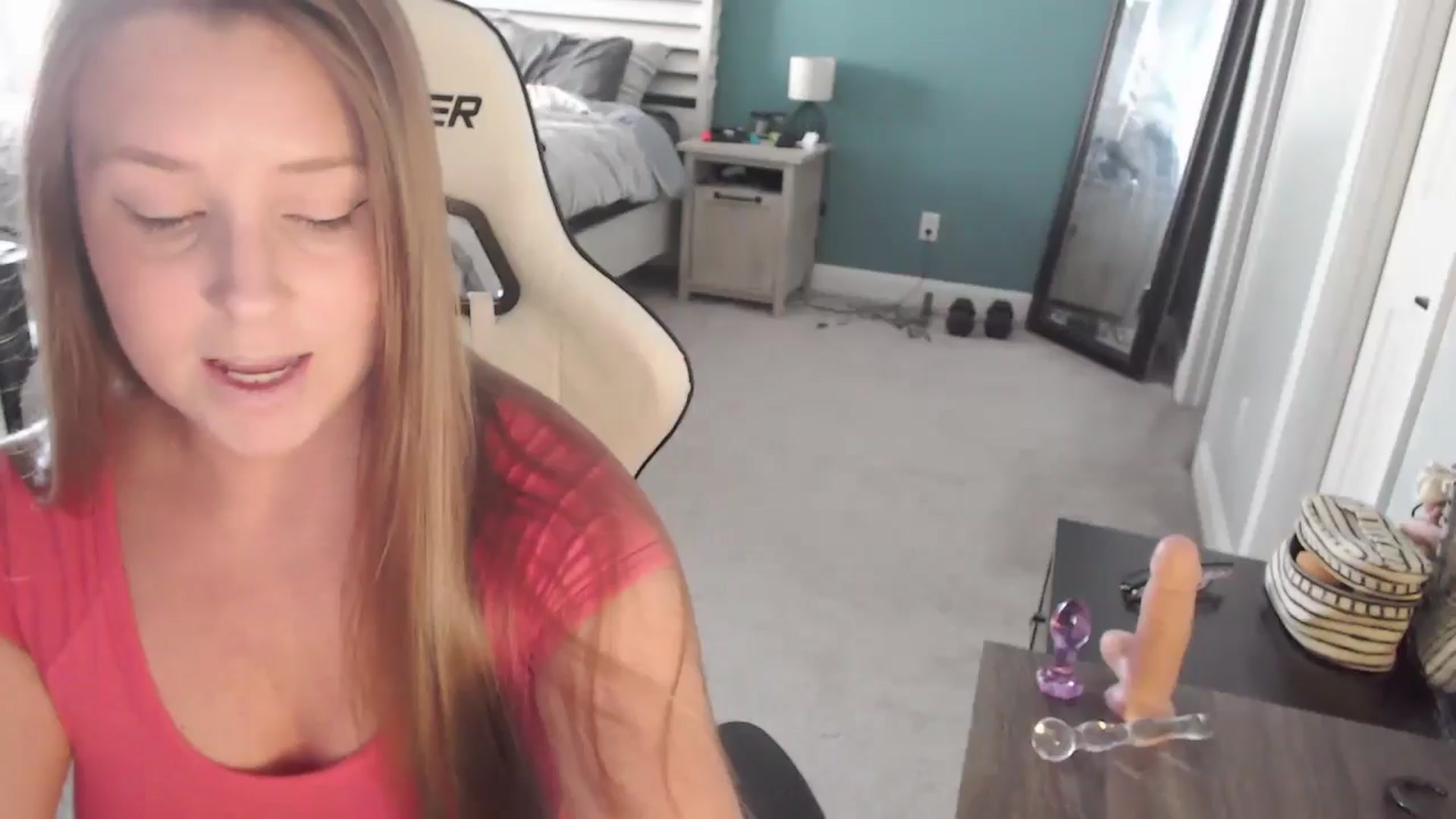 Gallery image thumbnail from GamerGirl's myfreecams stream on, 05/14/2024, 16:15 image 8 of 20