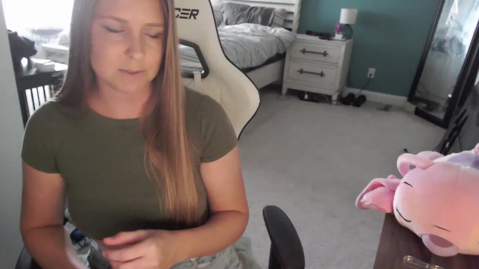 Gallery image thumbnail from GamerGirl's myfreecams stream on, 05/31/2024, 17:56 image 17 of 20
