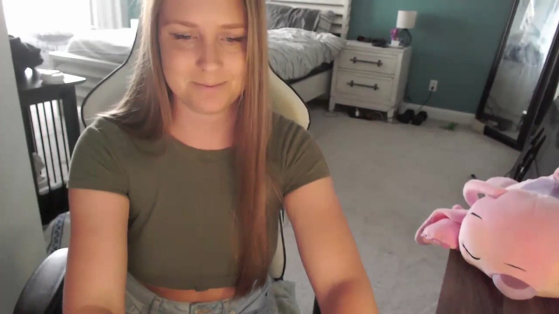 Gallery image thumbnail from GamerGirl's myfreecams stream on, 05/31/2024, 17:56 image 15 of 20