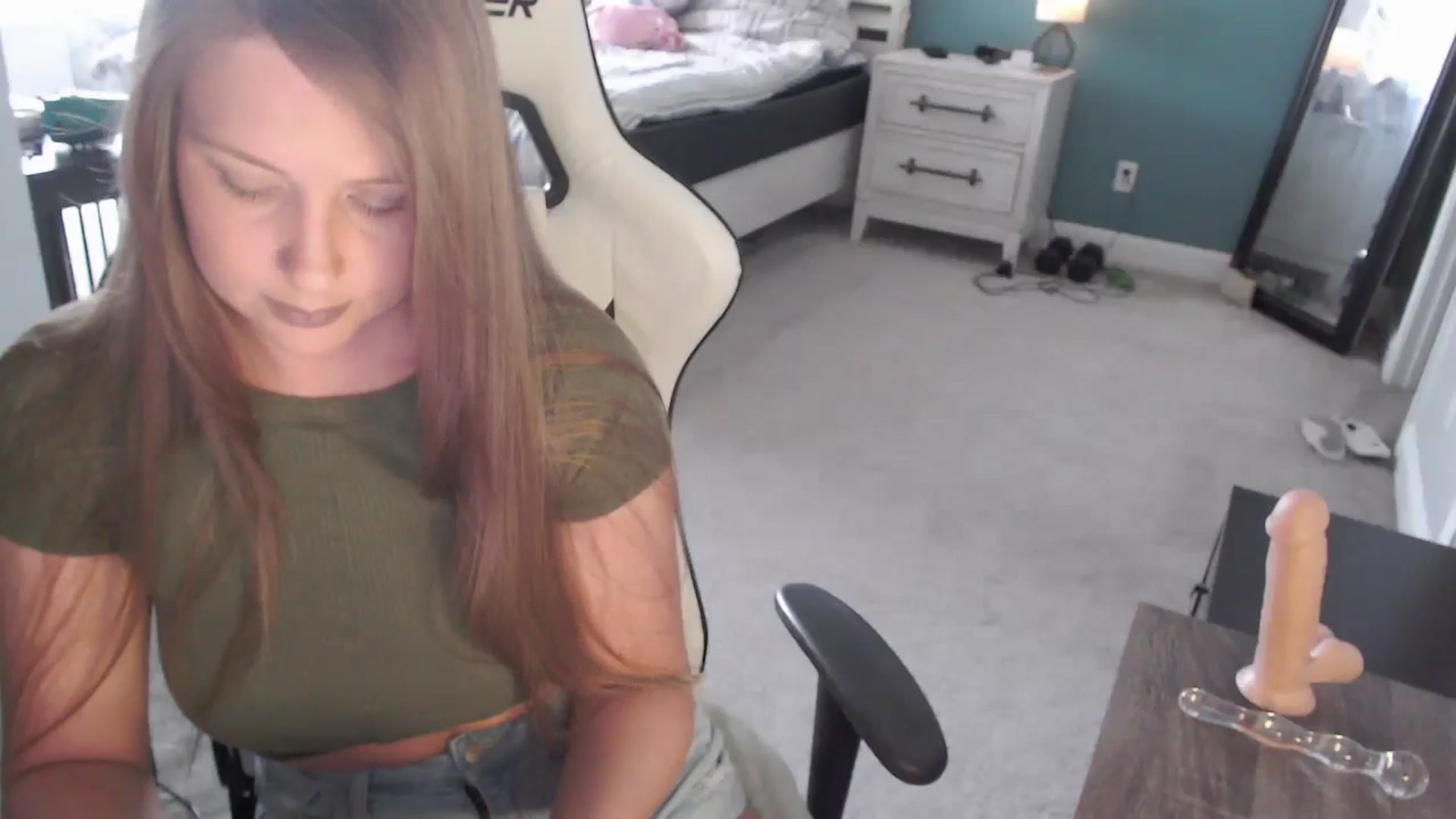 Gallery image thumbnail from GamerGirl's myfreecams stream on, 06/03/2024, 18:20 image 8 of 20