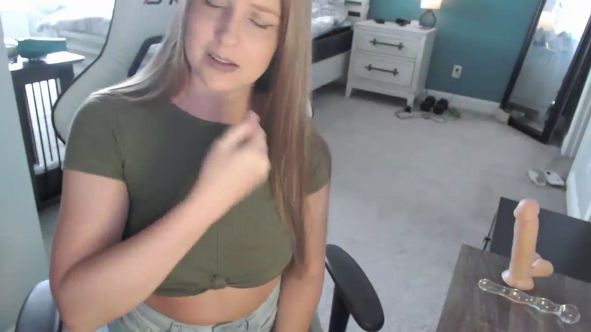 Gallery image thumbnail from GamerGirl's myfreecams stream on, 06/03/2024, 18:20 image 11 of 20
