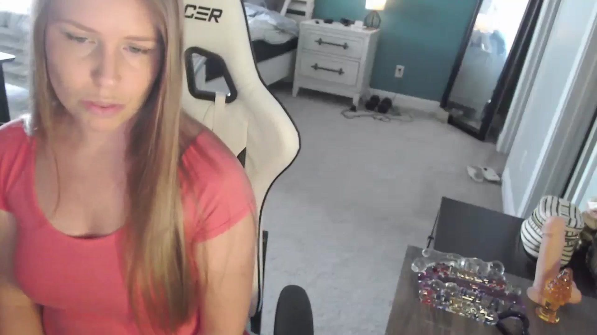 Gallery image thumbnail from GamerGirl's myfreecams stream on, 06/04/2024, 18:05 image 8 of 20