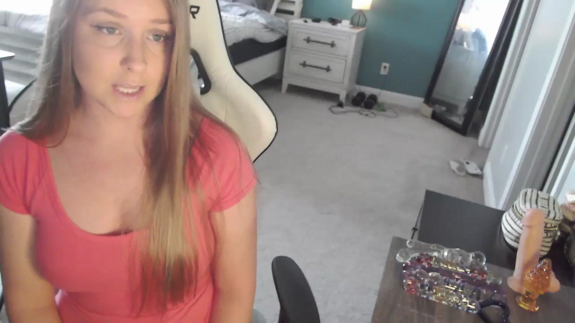 Gallery image thumbnail from GamerGirl's myfreecams stream on, 06/04/2024, 18:05 image 10 of 20