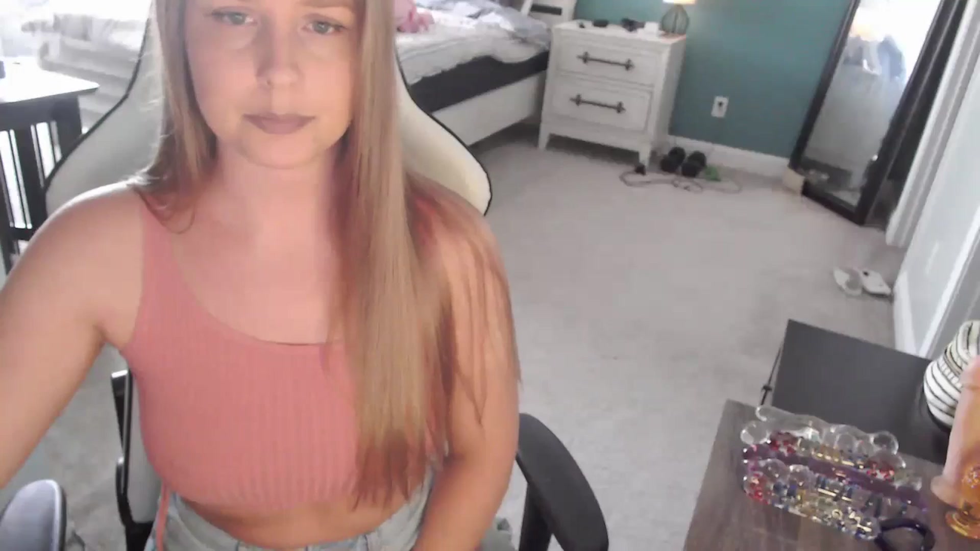 Gallery image thumbnail from GamerGirl's myfreecams stream on, 06/04/2024, 21:07 image 2 of 20