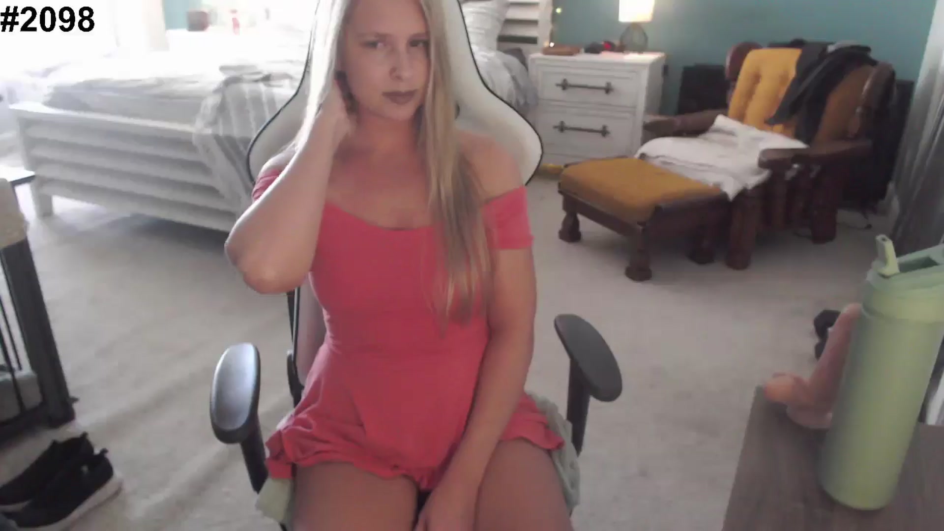 Gallery image thumbnail from GamerGirl's myfreecams stream on, 11/25/2024, 15:43 image 12 of 20