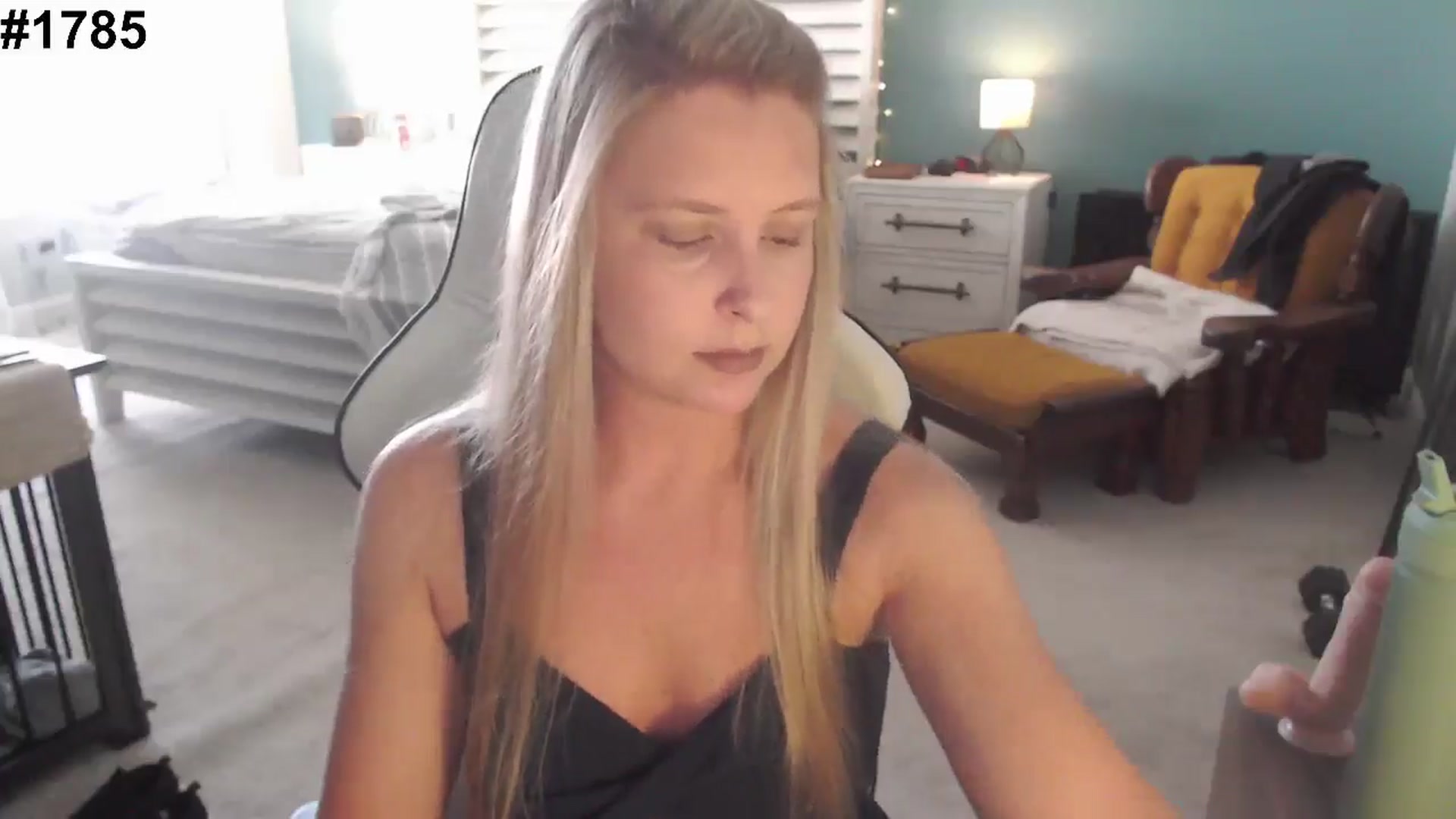 Gallery image thumbnail from GamerGirl's myfreecams stream on, 11/25/2024, 15:43 image 4 of 20