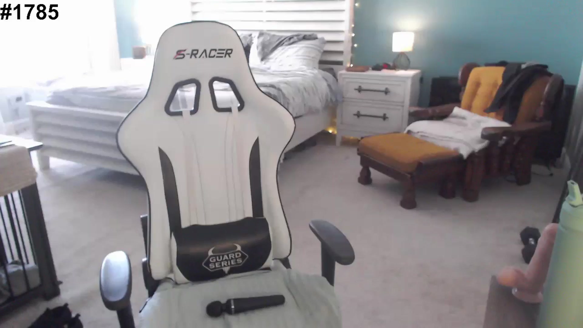 Gallery image thumbnail from GamerGirl's myfreecams stream on, 11/25/2024, 15:43 image 3 of 20